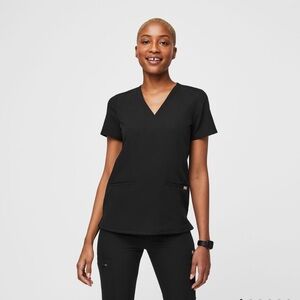 Figs Casma Three-Pocket Scrub Top in Black - Size Large